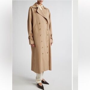 Toteme Signature Trench Coat!